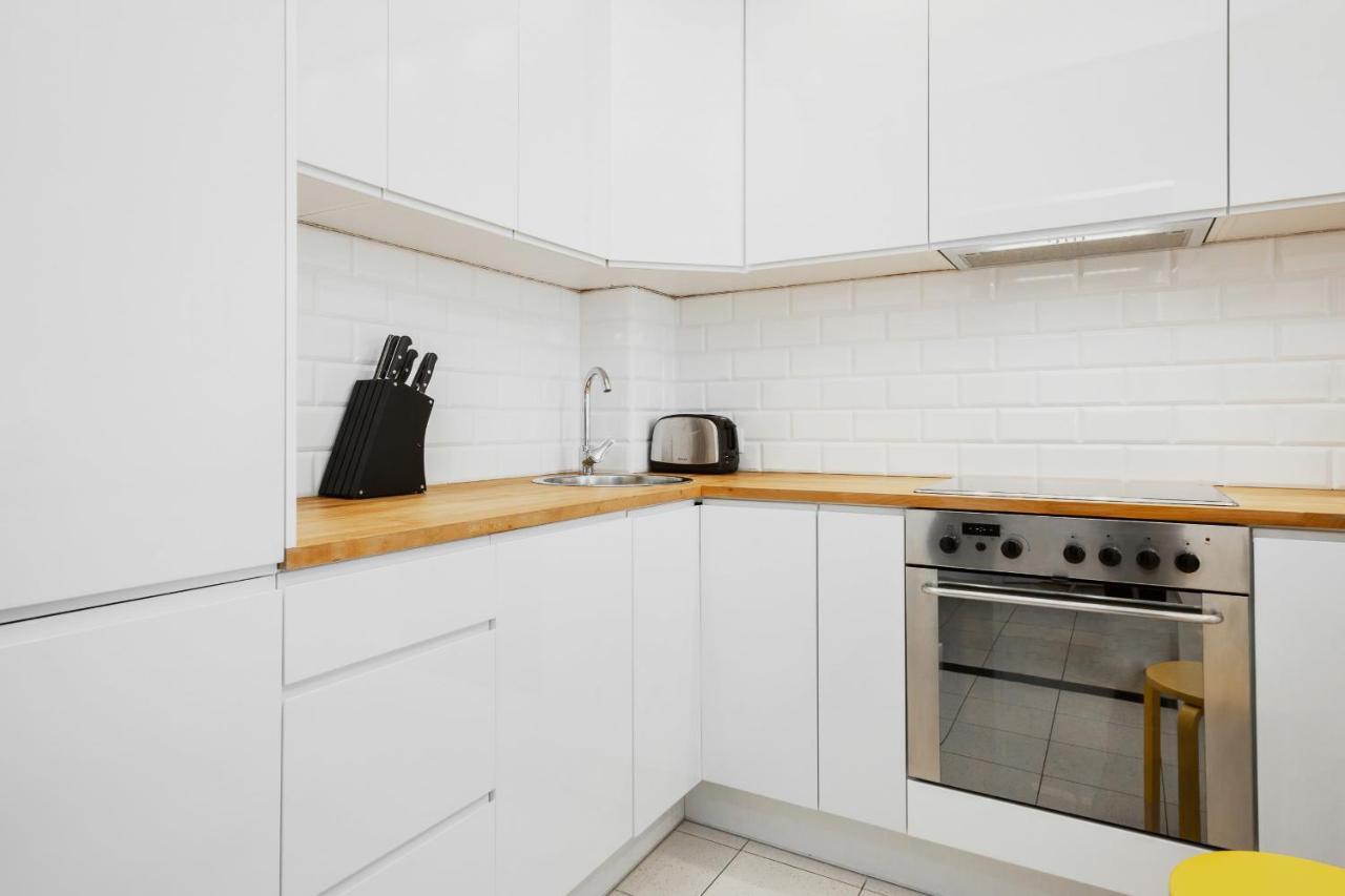 Apartments Warsaw Zelazna By Noclegi Renters Екстер'єр фото